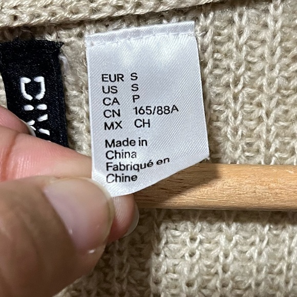 H&M Divided Beige Knit Lace-Up Sweater Size Small - Picture 6 of 14